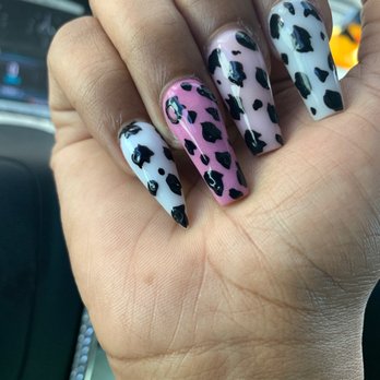 Chic Nails Lounge - Pinky nail is chipping at the tip. - Nail Salons Near Me - Irving, Texas