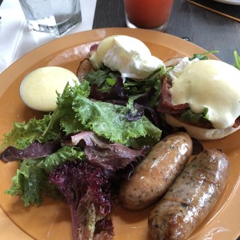 Drake Devonshire - Egg Benedict. - Hotels Near Me - Wellington, Ontario