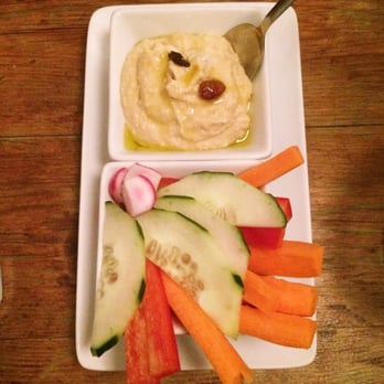 Quinoa - Crudités con hummus! - Vegetarian Near Me - Barcelona, B Quinoa - Crudités con hummus! - Vegetarian Near Me - Barcelona, B