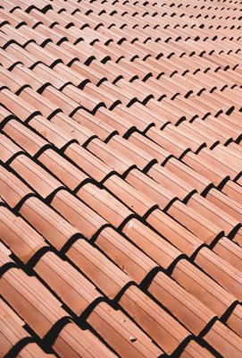 Roofing & Beyond Logo