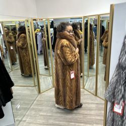 Kluger Furs - Whiskey, color mink tales!