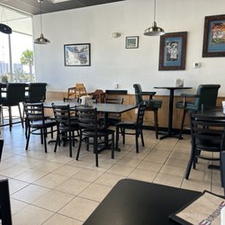 Boricuba Cafe - Dining area