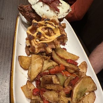 Nic & Norman's - Breakfast burger with greasy potatoes - American Near Me - Lexington, Kentucky Nic & Norman's - Breakfast burger with greasy potatoes - American Near Me - Lexington, Kentucky
