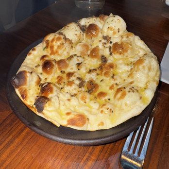 Amaya - Garlic naan - Indian Near Me - London, XGL