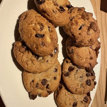 Bonefish Grill - White Chocolate Cranberry Cookies and Chocolate Chip Cookies - Seafood Near Me - Orland Park, Illinois