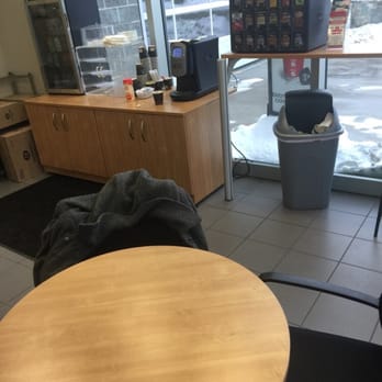 County Line Nissan - Coffe soda water for customers how nice - Auto Repair Near Me - Middlebury, Connecticut