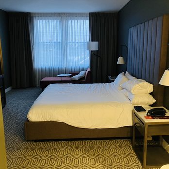 Hotel Vin - Bedroom - Hotels Near Me - Grapevine, Texas