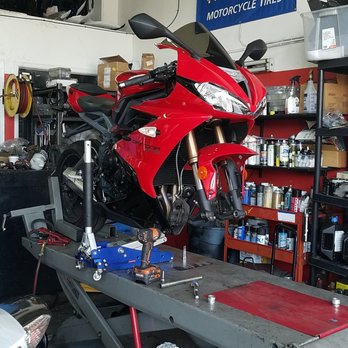 2 Wheel Bros - Getting the Q3s installed - Motorcycle Repair Near Me 2 Wheel Bros - Getting the Q3s installed - Motorcycle Repair Near Me