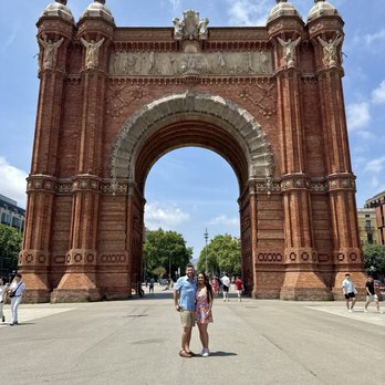 Arc de Triomf - Landmarks & Historical Buildings Near Me - Barcelona, B