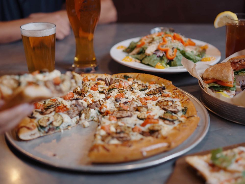 MacKenzie River Pizza Co. Logo
