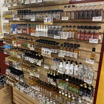 Friar Tuck Beverage - Mini Bottles - 2 - Beer, Wine & Spirits Near Me - Edwardsville, Illinois