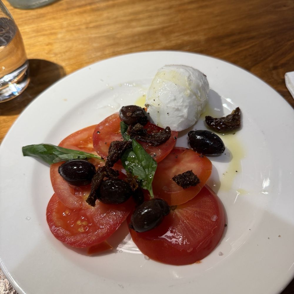 Rocca - Caprese salad - Italian Near Me - London, XGL