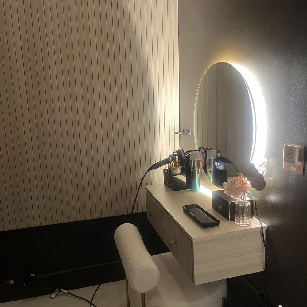 Sawadee Aqua Spa - Blow dry area in the head spot treatment room - Day Spas Near Me - Scottsdale, Arizona