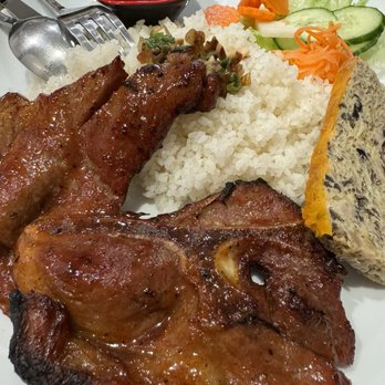 DaNang Kitchen - Vietnamese Near Me - Chicago, Illinois