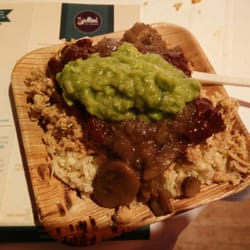 Streetfood Markt - Low carb food - broccoli rice, pulled chicken, whiskey mushrooms, bbq sauce & guacamole