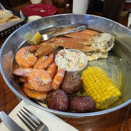 Crab legs,shrimp,chorizo sausage Crab legs,shrimp,chorizo sausage