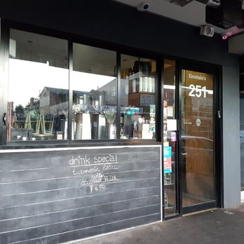 Einstein's 251 - Entrance - Restaurants Near Me - Caulfield North, VIC