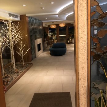 Beach Terrace - Lobby - Hotels Near Me - Carlsbad, California