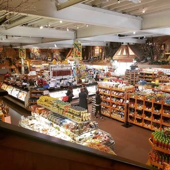 Roly Poly Bakery - Interior - Bakeries Near Me - New Britain, Connecticut
