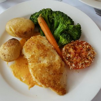 Skylon Tower - Chicken cordon bleu with roasted red pepper sauce - Canadian (New) Near Me - Niagara Falls, Ontario Skylon Tower - Chicken cordon bleu with roasted red pepper sauce - Canadian (New) Near Me - Niagara Falls, Ontario