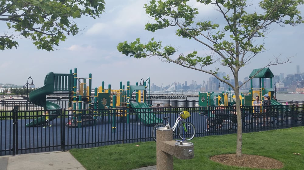 MAXWELL PLACE PARK PLAYGROUND Updated September 2024 10 Sinatra Dr