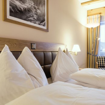 Sunstar Hotel Davos - Double Room Standard Balkon - Sunstar Hotel Davos - Hotels Near Me - Davos Platz, GR