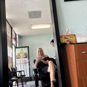 Sita's Eyebrow Threading - Inside Sita's threading studio - Threading Services Near Me - Los Angeles, California