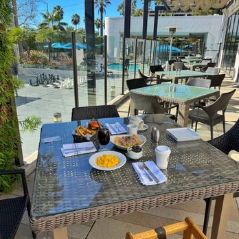 21 Square Bar + Kitchen - Patio - Bars Near Me - Torrance, California