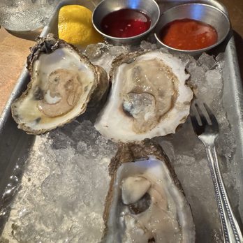 The Cruisery - You can't beat the $1 oyster on happy hour - Cocktail Bars Near Me - Santa Barbara, California
