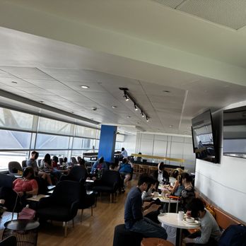 Wingtips Lounge - Airport Lounges Near Me - Chicago, Illinois