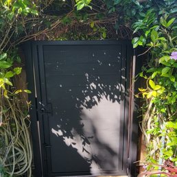 New side gate .... New side gate ....