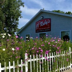JJ Rubys - Garden outside JJ Rubys.