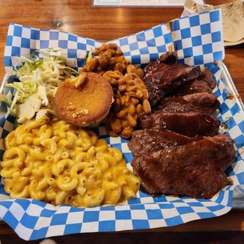 Brewport Tap House - Tri-Tip BBQ and mac and cheese . Pretty good but the Tri-Tip was cold. - Bars Near Me - El Segundo, California Brewport Tap House - Tri-Tip BBQ and mac and cheese . Pretty good but the Tri-Tip was cold. - Bars Near Me - El Segundo, California