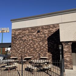 Avantis - Pickup entrance