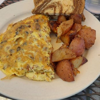 Avon Country Deli - Bacon cheese& mushroom omelet - Delis Near Me - Avon, Connecticut Avon Country Deli - Bacon cheese& mushroom omelet - Delis Near Me - Avon, Connecticut