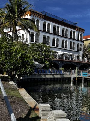 Azura Coastal Kitchen and Bar by null