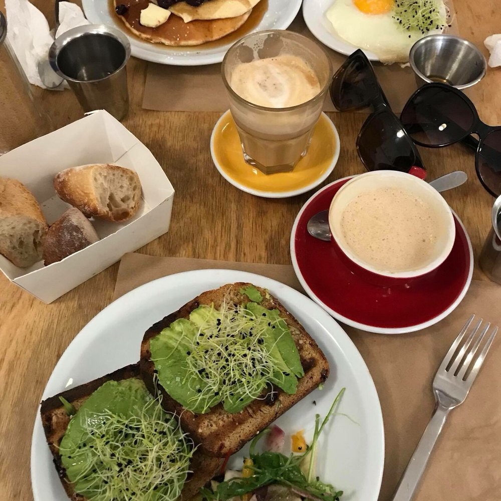Kitchen - Avocado toast and pancakes - Breakfast & Brunch Near Me - Paris, 75 Kitchen - Avocado toast and pancakes - Breakfast & Brunch Near Me - Paris, 75