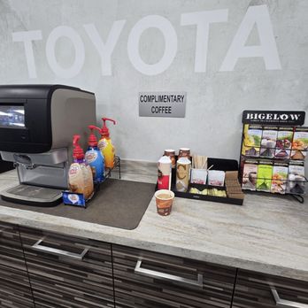 Temecula Valley Toyota - Car Dealers Near Me - Temecula, California