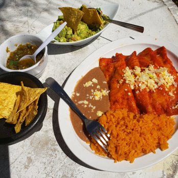 La Hacienda Del Amigo - Enchiladas and order of guacamole. Que rico! - Mexican Near Me - El Paso, Texas