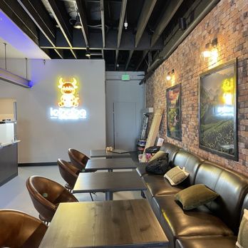 Laboba - Comfy furniture! - Bubble Tea Near Me - Marysville, Washington