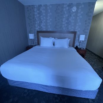 Courtyard San Diego Central - King size bed - Hotels Near Me - San Diego, California