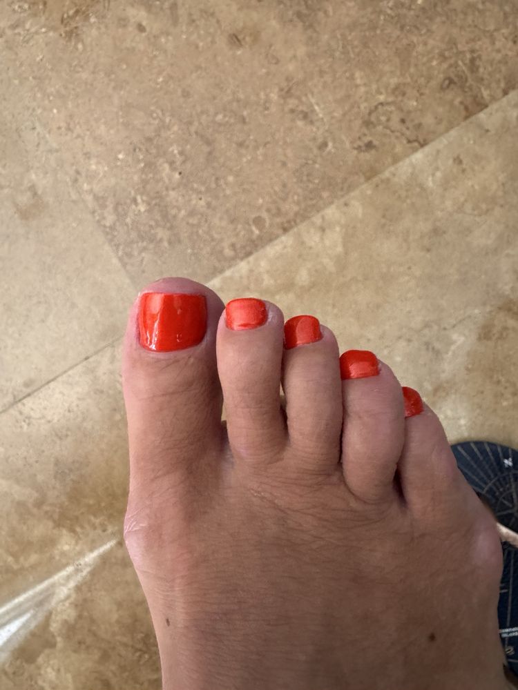 Leslie's Salon Image
