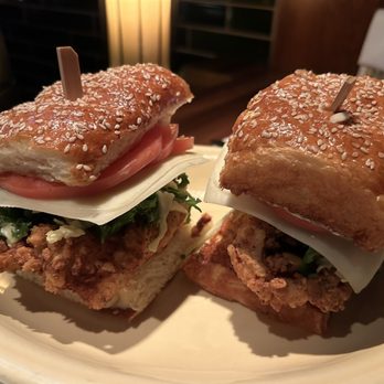 The Honor Bar - Two halves of the crispy chicken sandwich - New American Near Me - Palm Beach, Florida