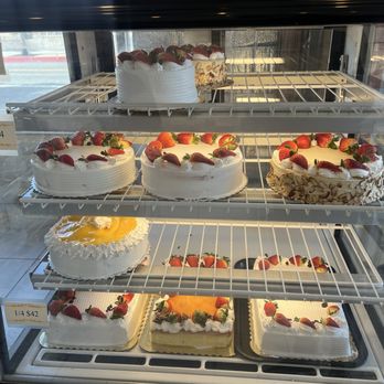 Venecia Bakery - Slightly raised prices but no complaints here! They're worth every penny - Bakeries Near Me - Montebello, California