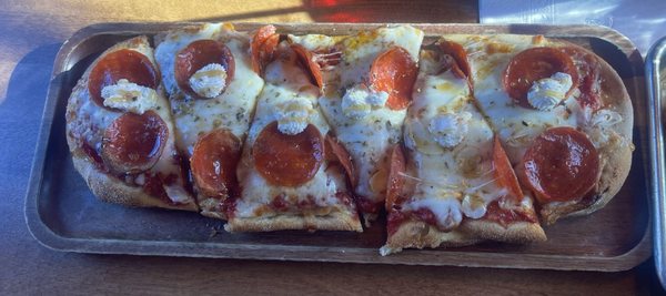 Magpie's Den & Pen by null