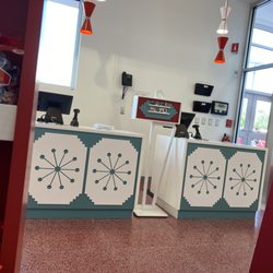 Buffetts Candies - Retro check-out