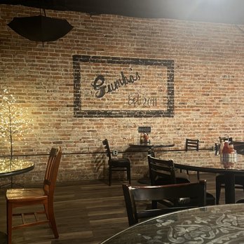 Gumbo's - the interior of a restaurant - New American Near Me - Mount Clemens, Michigan
