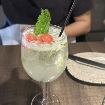 Uluh - Tipsy peach - Tea Rooms Near Me - New York, New York