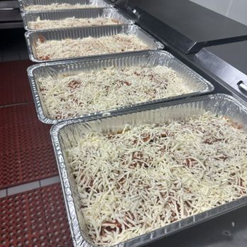 Veronas Pizza - Party tray come with garlic roll and salad - Pizza Near Me - Fairborn, Ohio Veronas Pizza - Party tray come with garlic roll and salad - Pizza Near Me - Fairborn, Ohio