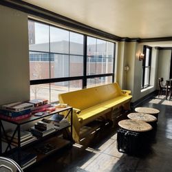 Amigoni Urban Winery - A little area upstairs